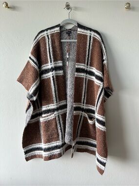 Buckle Black Plaid Open Front Poncho Cardigan Soft Knit Cozy Size M/L